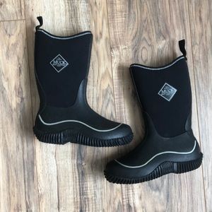 The original muck boot boots black Sz 1 Youth